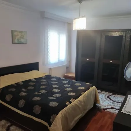 Apartmán Beylikduezue Boelgesinde Ferah Bir Site Ici Konut